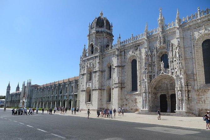 2 Day Pack: Lisbon and Sintra Full Day Tour - Day 2 to Sintra: historic center, Regaleira style-bending, and Pena’s palace drama