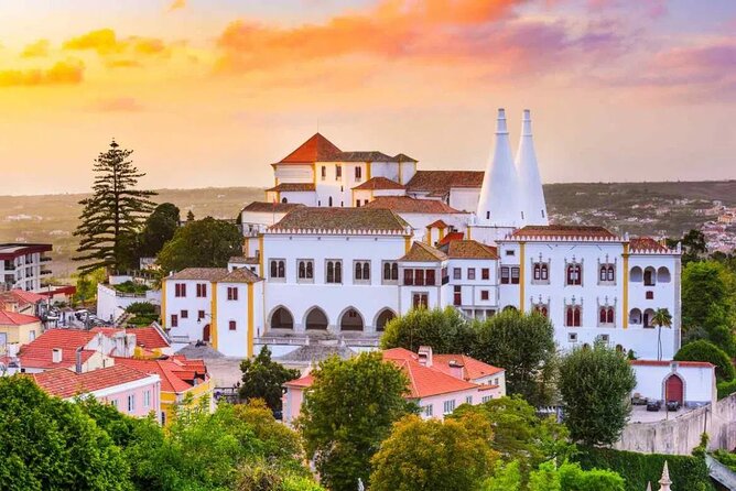 8-hour tour of Sintra via Cabo da Roca and Cascais - Sintra Historic Center and Pena Palace: your 3.5-hour highlight window