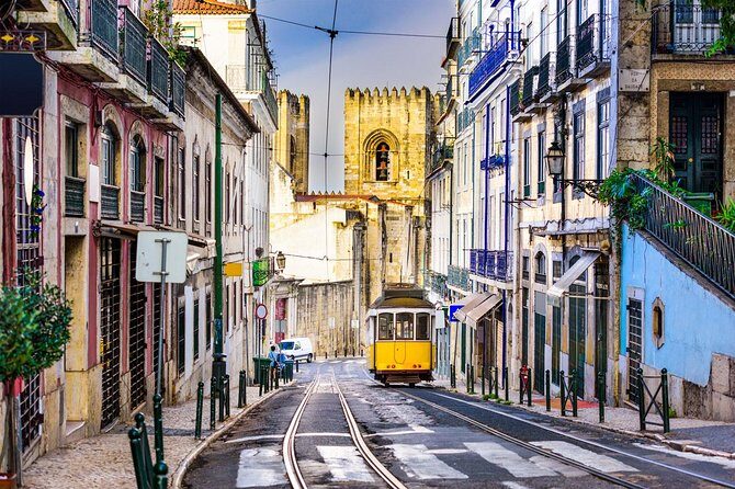 Best of Lisbon Tour, 5 days with Sintra, Cascais and Evora - Your Base in Lisbon: 4-Star Hotel, Breakfast Included