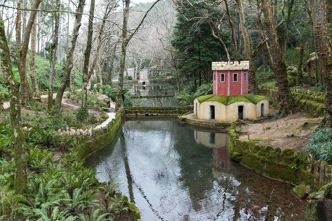 Daytrip from Lisbon to Sintra+Cascais-Large groups up to 10 pax - Pena Palace without the uphill slog (and why the transfer matters)
