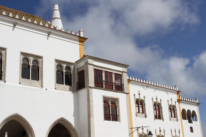 Discover Sintra and Cascais by comfy van - Private Full Day Tour - Lunch in Sintra: plan for paid-for food and guided suggestions
