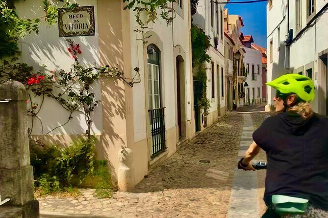 E-bike from Sintra Mountains to Cascais Sea with pickup in Lisbon - Boca do Inferno and Cascais old town on two wheels
