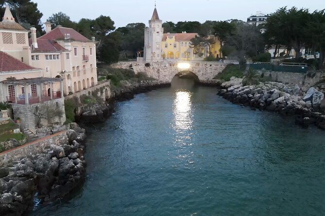 E-bike from Sintra Mountains to Cascais Sea with pickup in Lisbon - Starting in Cascais: a coastal town you’ll actually get to feel