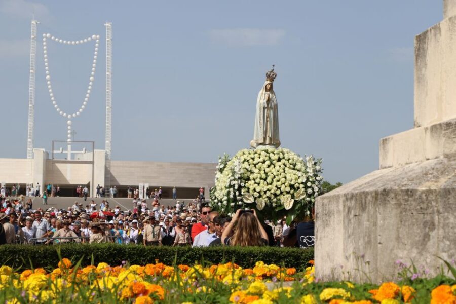 From Lisbon: Fátima and Sintra Private Tour - Sintra Historic Center: Walk the Streets and Choose Lunch