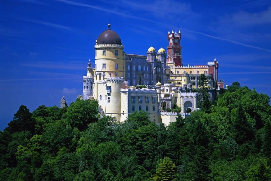 From Lisbon: Half-Day Private Sintra Cascais Tour - What makes the guide experience stand out