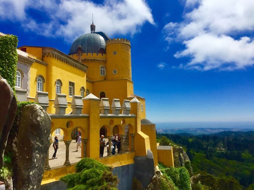 From Lisbon: Pena Palace, Regaleira, Sintra & Cascais Tour - Sintra old town: lunch time, shopping, and the pacing reset