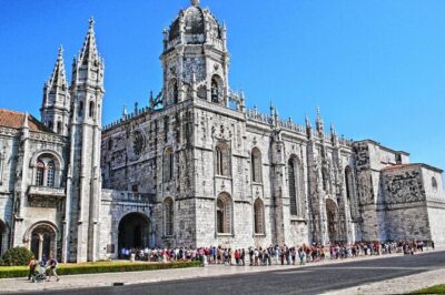 From Lisbon: Private Full Day Tour, Lisbon & Sintra - 8:30 am start: the practical side that saves your day