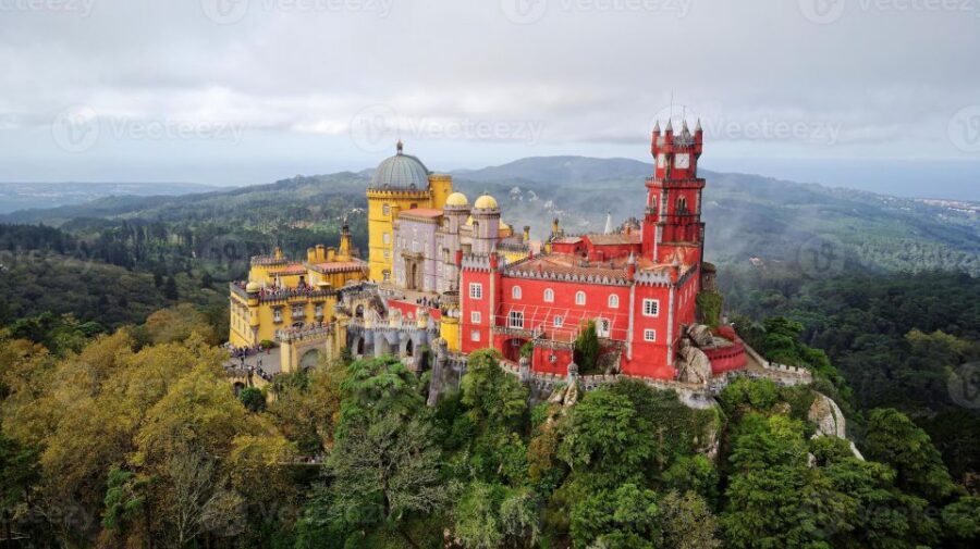 From Lisbon: Sintra, Cabo da Roca, & Cascais Day Trip - Castle of the Moors: your first dose of Sintra views