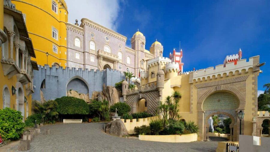 From Lisbon: Sintra, Cabo da Roca, & Cascais. Full-Day Trip - The Sintra Timing Game: Time Slots, Crowd Control, and Photo Angles