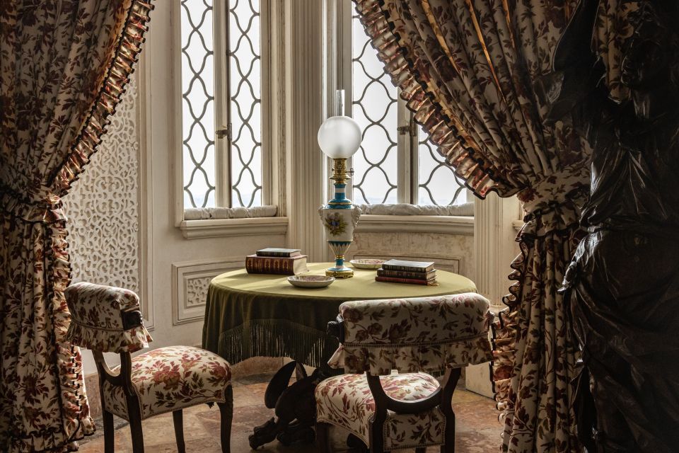From Lisbon: Sintra Pena Palace Cascais 8-People Group Tour - Sintra village first: set the mood before the palaces