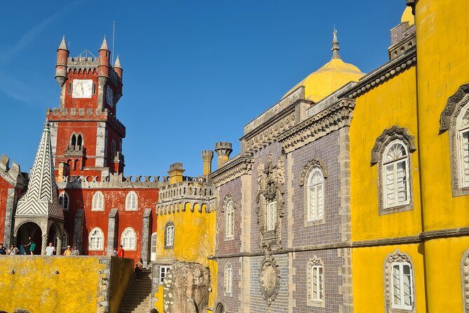 Full day exploring Sintra, Azenhas do Mar and Cabo da Roca - Azenhas do Mar: the white houses and natural pool area