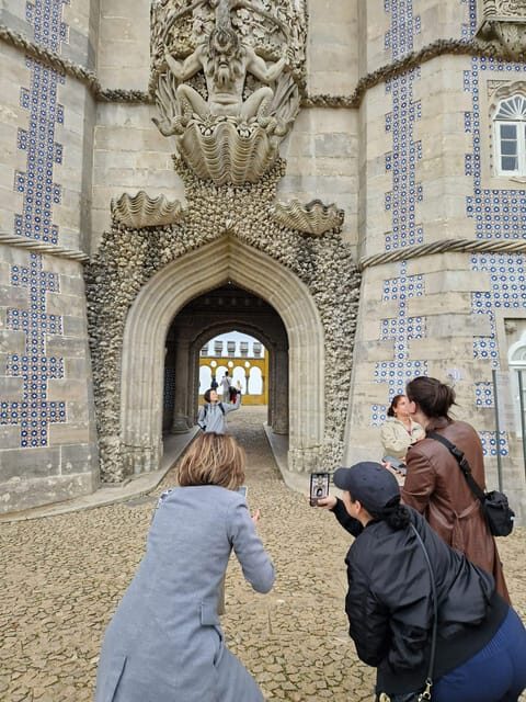 Full Day tour in Sintra with Pick-up in Lisboa - Traditional Portuguese Lunch: What to Expect and How to Budget