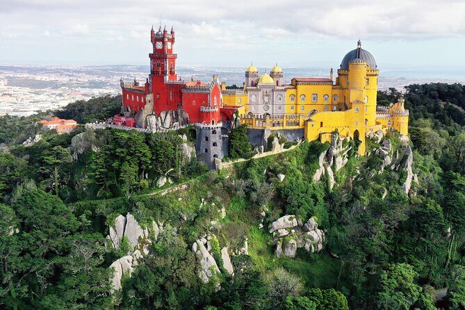Guided Tour to Sintra, Pena, Regaleira, Cabo da Roca and Cascais - Cascais: the calmer finish with a yacht port and small beaches