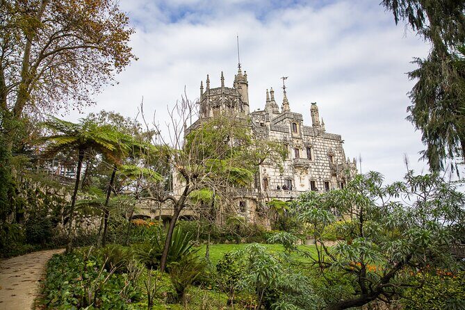 Hike in Sintra: Pena Palace, Moorish Castle, Quinta da Regaleira - Quinta da Regaleira: Freemason symbolism in real time