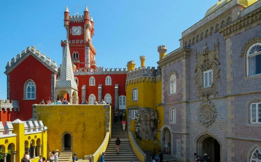 Lisboa: Sintra, Pena Palace, Cabo da Roca Coast and Cascais - Getting to the start: where your day begins in Lisbon
