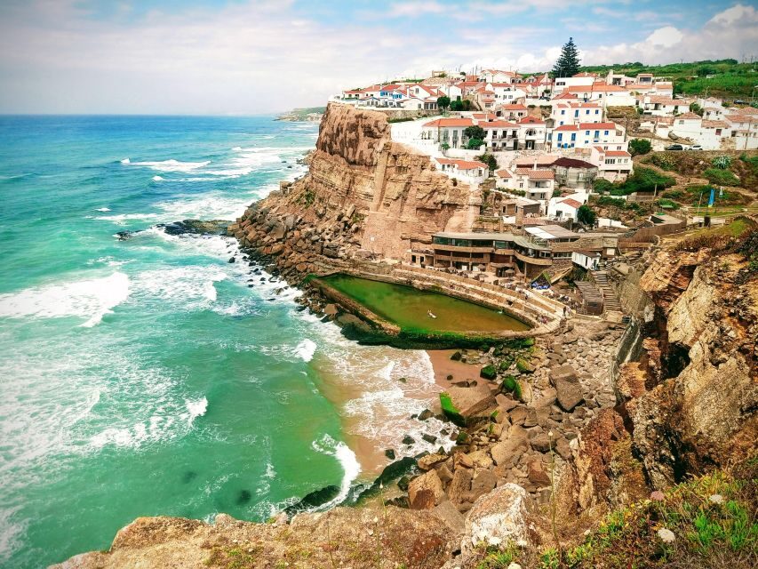 Lisbon: Pena, Regaleira & Atlantic Coast Tour with a Local - Meeting at Dona Maria II and setting up a stress-free Sintra day