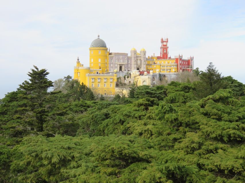 Lisbon: Pena, Regaleira & Atlantic Coast Tour with a Local - Price and value: what $76 covers (and what doesn’t)