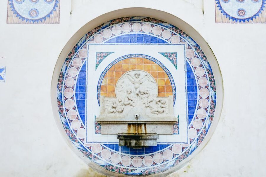 Lisbon: Sintra, Pena, Cabo da Roca, Cascais Tour with Pickup - Guides who shape the day: stories, humor, and staying on track