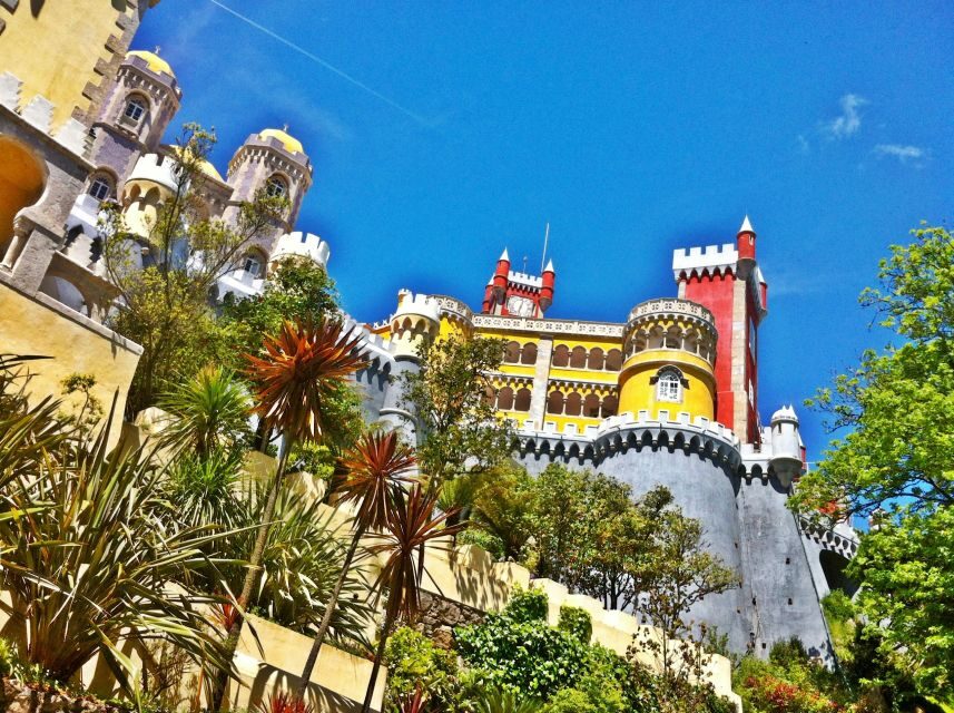 Lisbon: Sintra & Pena Palace Guided Tour with Hotel Pickup - Timing, crowds, and how the guide keeps the day from falling apart