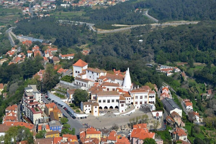 Lisbon: Sintra, Pena, Regaleira, Cabo Roca, Cascais Day Tour - Cape da Roca and Guincho Beach: the Atlantic takes the microphone