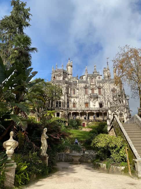 Lisbon: Sintra Tour with Pena Palace and Quinta da Regaleira - Hotel pickup to Sintra in an air-conditioned van
