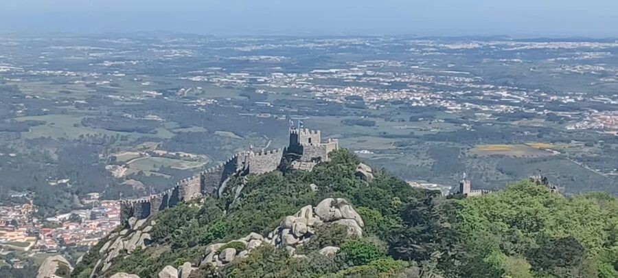 Lisbon: Tour to Pena Palace, Sintra, Cabo da Roca, Cascais - Guides make the day: Bruno’s rain help and Sara’s passion