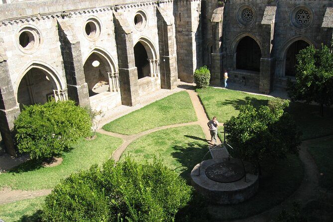 Private Évora Tour - Megaliths, Historical Center and Cork Region - Getting to Évora without the stress