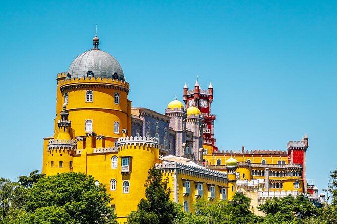 Private Local Sintra Tour: Palaces & Coast by Classic Car or Jeep - Choosing your vehicle: electric Jeep, classic Jeep, or vintage car