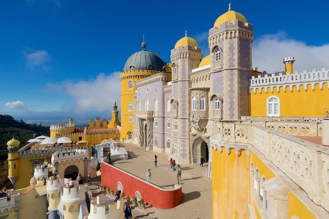 Private Sintra and Cascais Tour from Lisbon - Getting picked up in Lisbon and staying comfortable