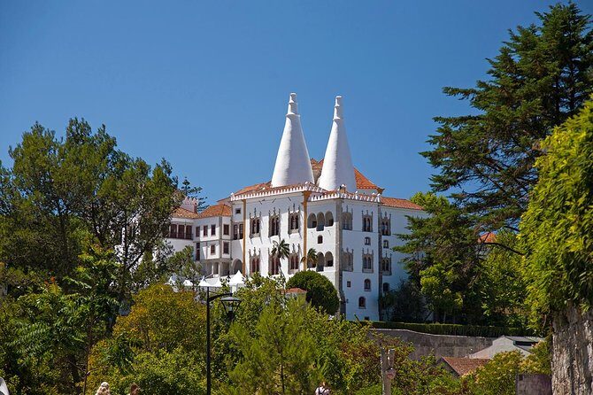Private Tour From Lisbon: Sintra Mystic Trail in Five Hours - Lunch with a local recommendation (what you need to know)