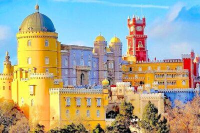 Private tour from Lisbon:Sintra Pena Palace Cabo da Roca, Cascais - Pickup in Lisbon and staying connected during the ride