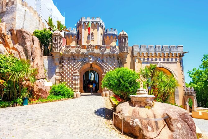 Private tour from Lisbon:Sintra Pena Palace Cabo da Roca, Cascais - Who this Lisbon private tour suits best