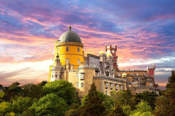 Private Tour: Sintra, Cabo da Roca and Cascais Day Trip from Lisbon - Queluz and the Turn Toward the Coast