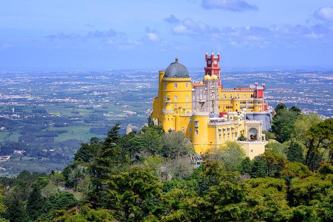 Private Tour Sintra, Cabo da Roca e Cascais - Half Day - Lisbon to Sintra: the “headlines” start early