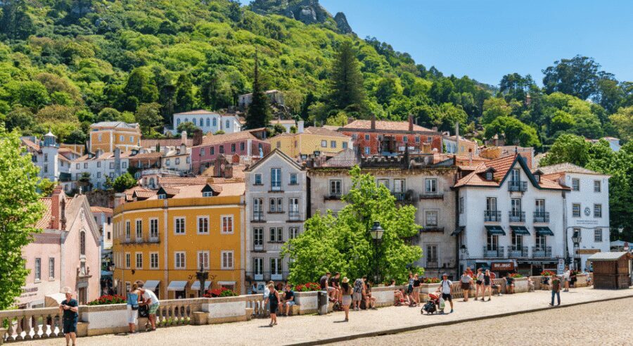 Private Tour : Sintra, Pena palace, Cabo da roca, Cascais - Sintra time: lunch, breathing room, and choosing your own pace