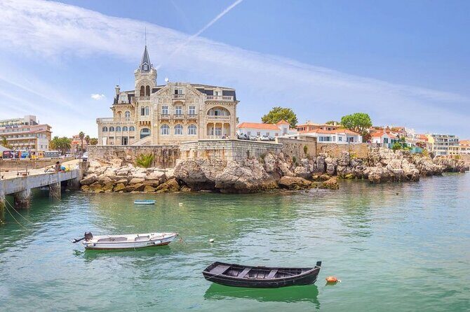 Private Tuk Tuk Tour in Cascais and Cabo da Roca - The Serra de Sintra drive and the Fonte de Sintra stop