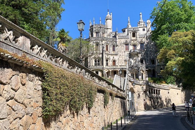 Quinta da Regaleira and Sintra visit half day private tour - Pacing, Crowds, and the Reality of Sintra Traffic