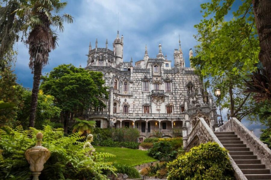 Quinta da Regaleira Skip-the-Ticket-Line Entry & Audioguide - Initiation Well and underground tunnels: plan for stairs, damp air, and a short wait