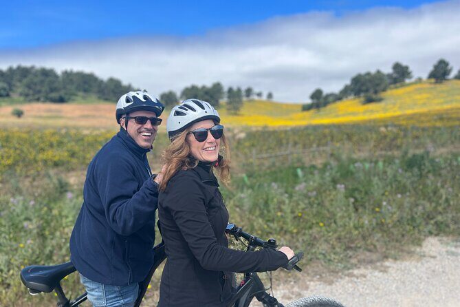 Relaxed E-bike in the backroads of Cascais and Sintra - Pickup in Cascais and learning the Bosch assist fast