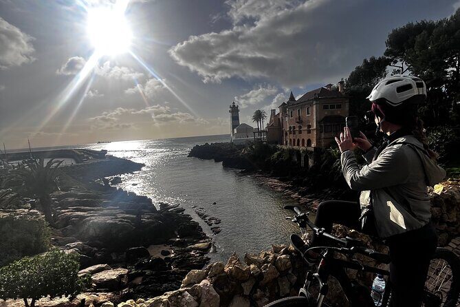 Relaxed E-bike in the backroads of Cascais and Sintra - Stop 1: Santuario da Peninha and the 360-degree reward