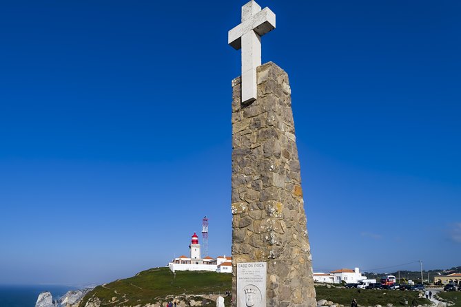 Sintra and Cascais Small Group Tour in a Van With Tickets - What guide quality looks like on this route