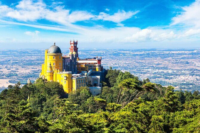 Sintra, Cascais & Cabo da Roca Full Day Tour from Lisbon - Sintra historic center: fast orientation plus real meal time