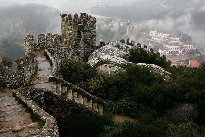 Sintra & Cascais Half-Day tour - Lisbon pickup and the calm morning drive