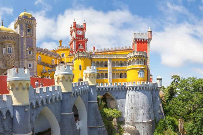 Sintra-Cascais-Pena Palace 8-People Small Group Tour from Lisbon - Cascais Old Town: the best payoff for your free time
