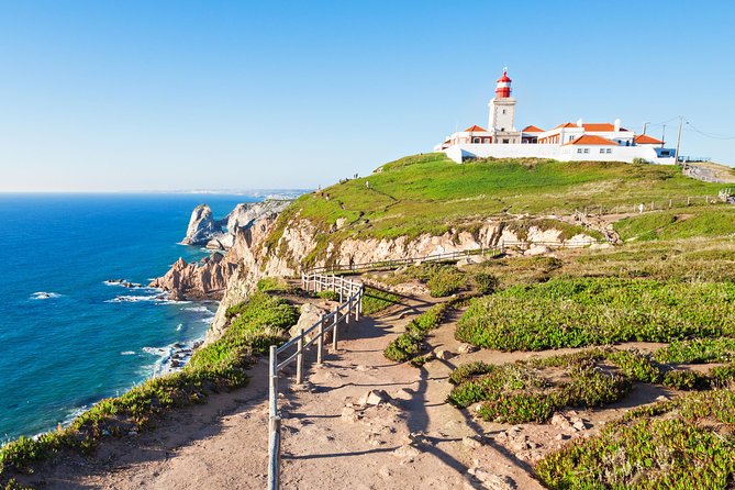 Sintra Deluxe from Lisbon with Pena Palace ticket - Getting started in Lisbon: the meeting point and what to watch