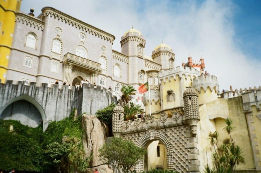 Sintra: Full Day guided tours by Van with Local guide - The van plan: how you move between Sintra, Cabo da Roca, and Cascais