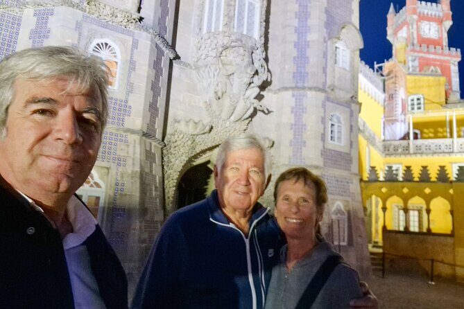 Sintra Full-Day: Pena, Moorish Castle & Regaleira with Tickets - Sintra old town and the Travesseiros stop