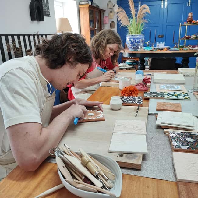 Sintra: Hispanic Moorish Tile Workshop - Choosing Motifs on Molds and Painted Tiles