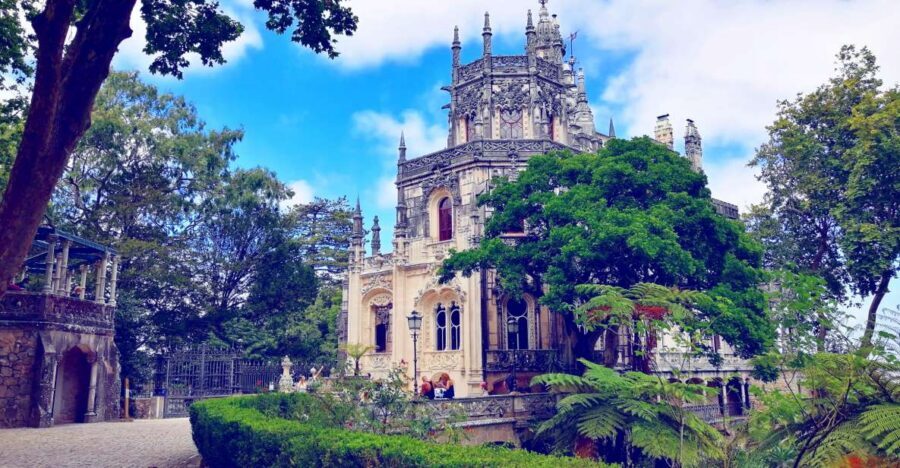 Sintra: Immersive Guided Walking Tour w/ Quinta da Regaleira - A 3-hour plan that keeps Sintra from becoming a blur
