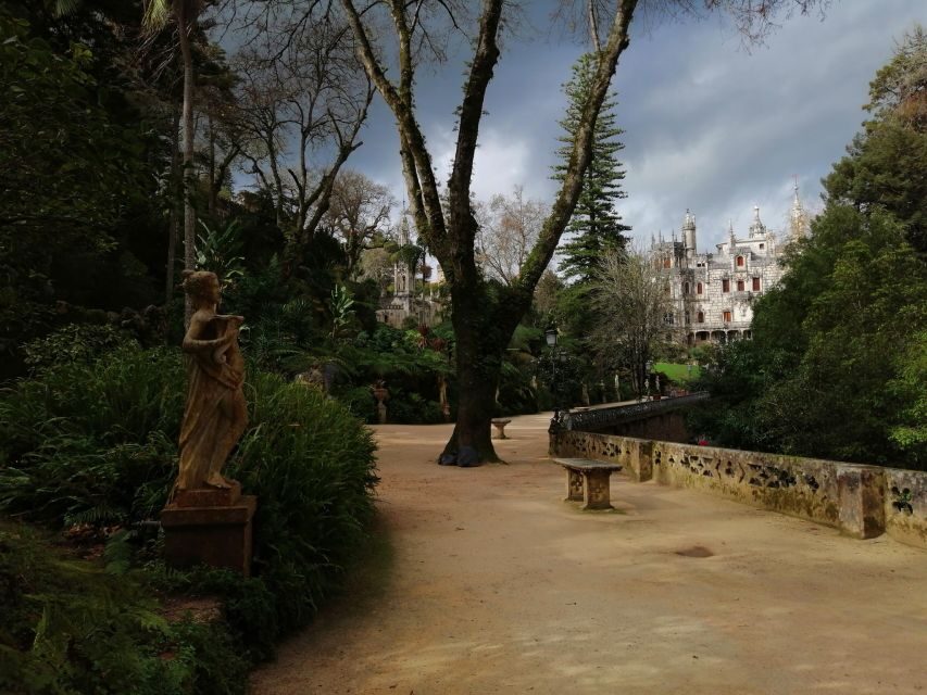 Sintra: Immersive Guided Walking Tour w/ Quinta da Regaleira - From Avenida Doutor Miguel Bombarda to the historic center viewpoints